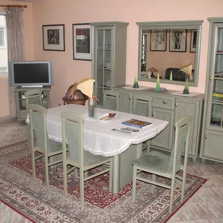Artful Apartment Warna